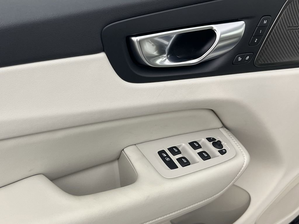 New 2026 Volvo XC60 B5 Ultra w/ Protection Package Premier image 13