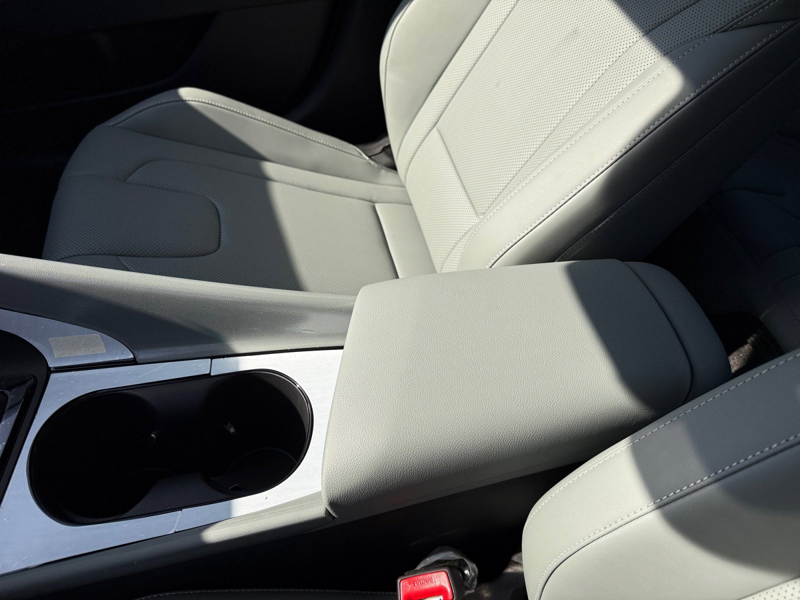 New 2025 Hyundai Elantra Limited image 14