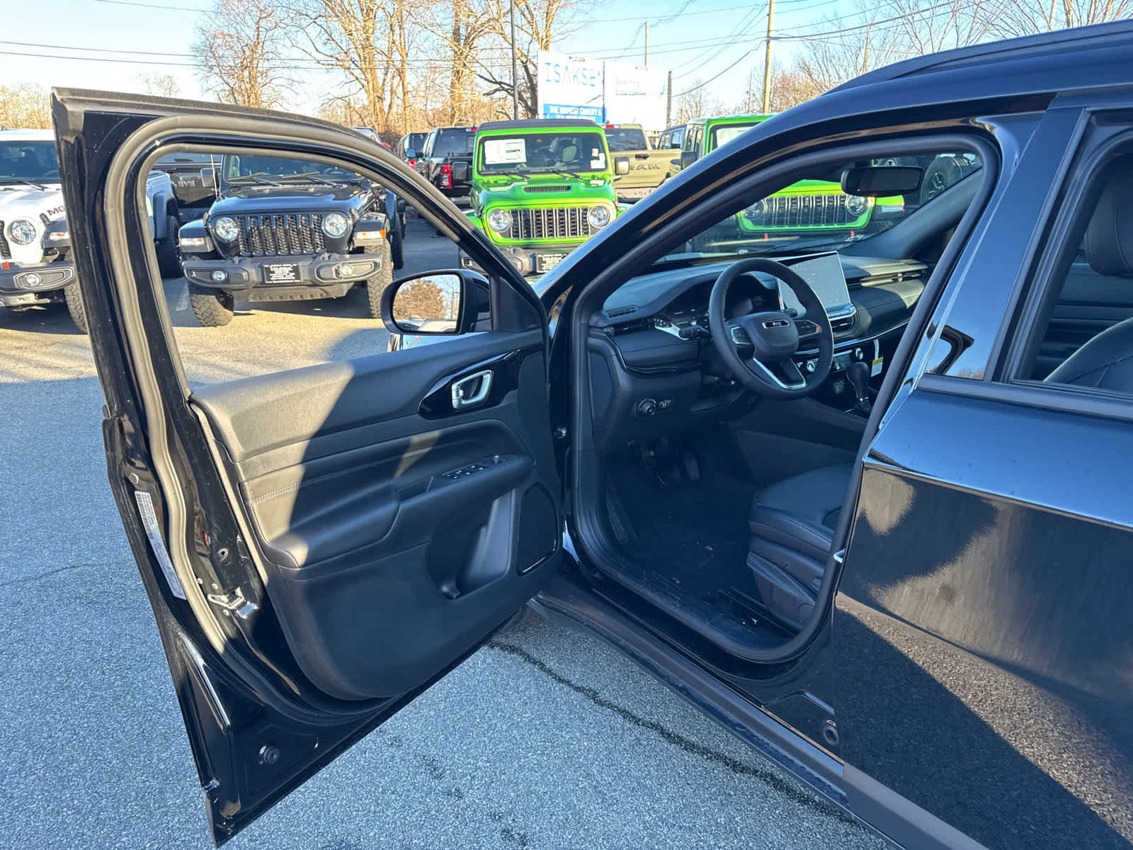 New 2026 Jeep Compass Latitude image 11