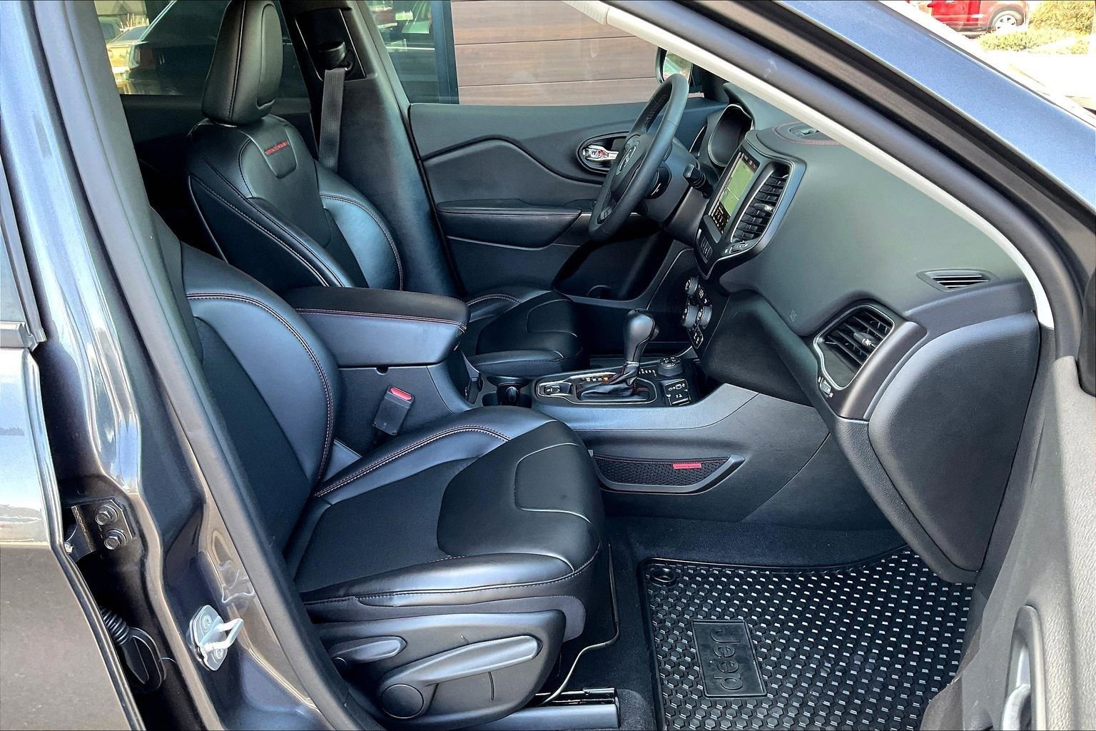 Used 2022 Jeep Cherokee Trailhawk w/ Sun, Sound & Nav Group image 22