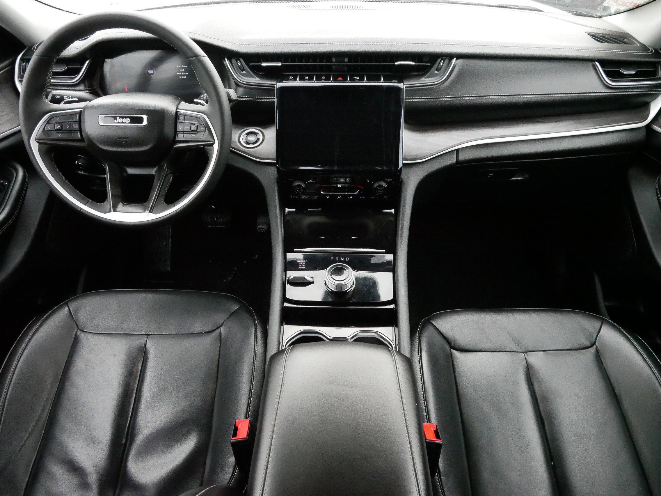 Certified 2023 Jeep Grand Cherokee L Limited w/ Black Appearance Package image 10