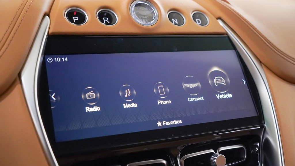 Used 2021 Aston Martin DBX image 29