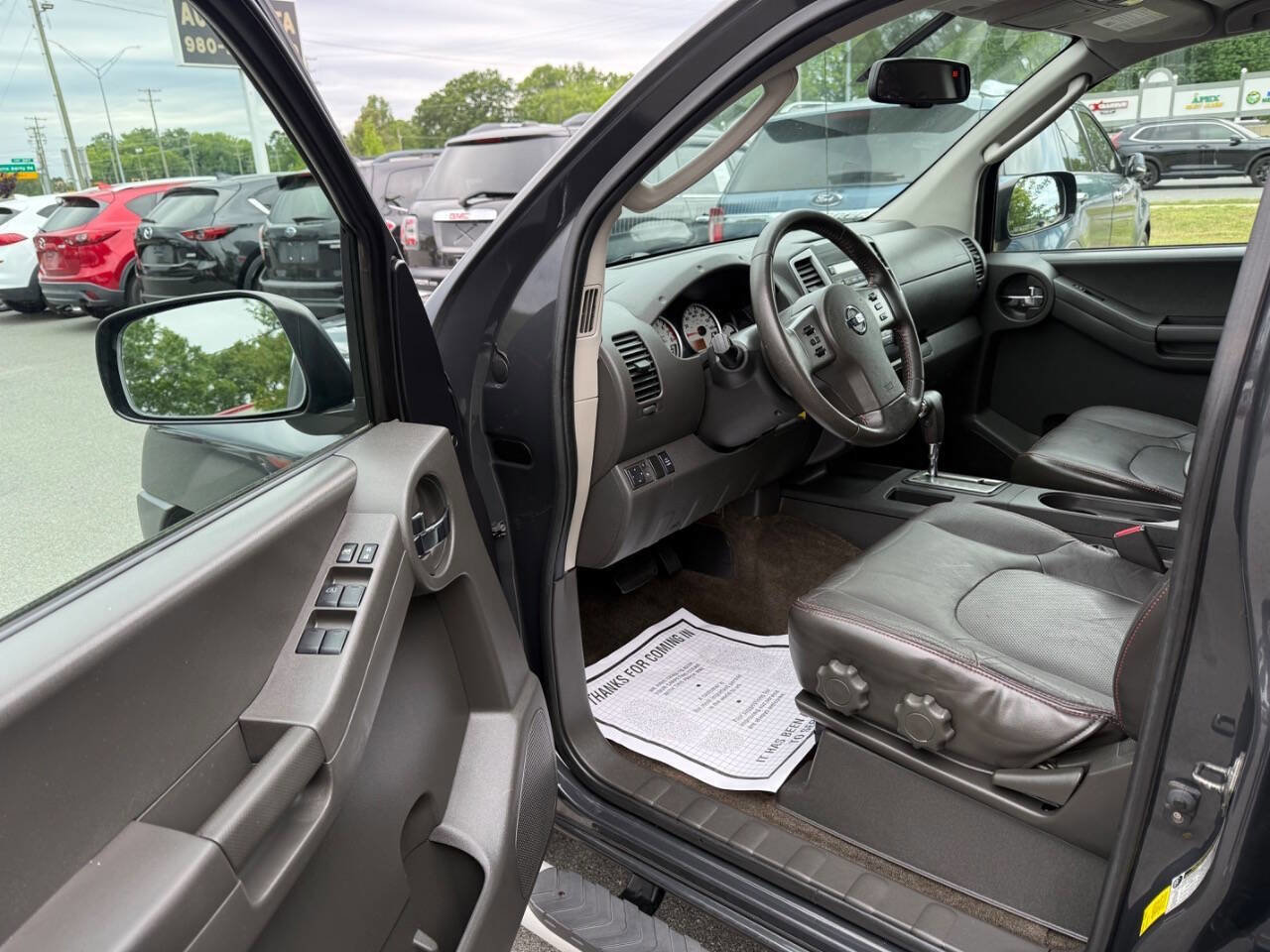 Used 2011 Nissan Xterra PRO-4X w/ Pro-4x Leather Pkg AWD/4WD image 7
