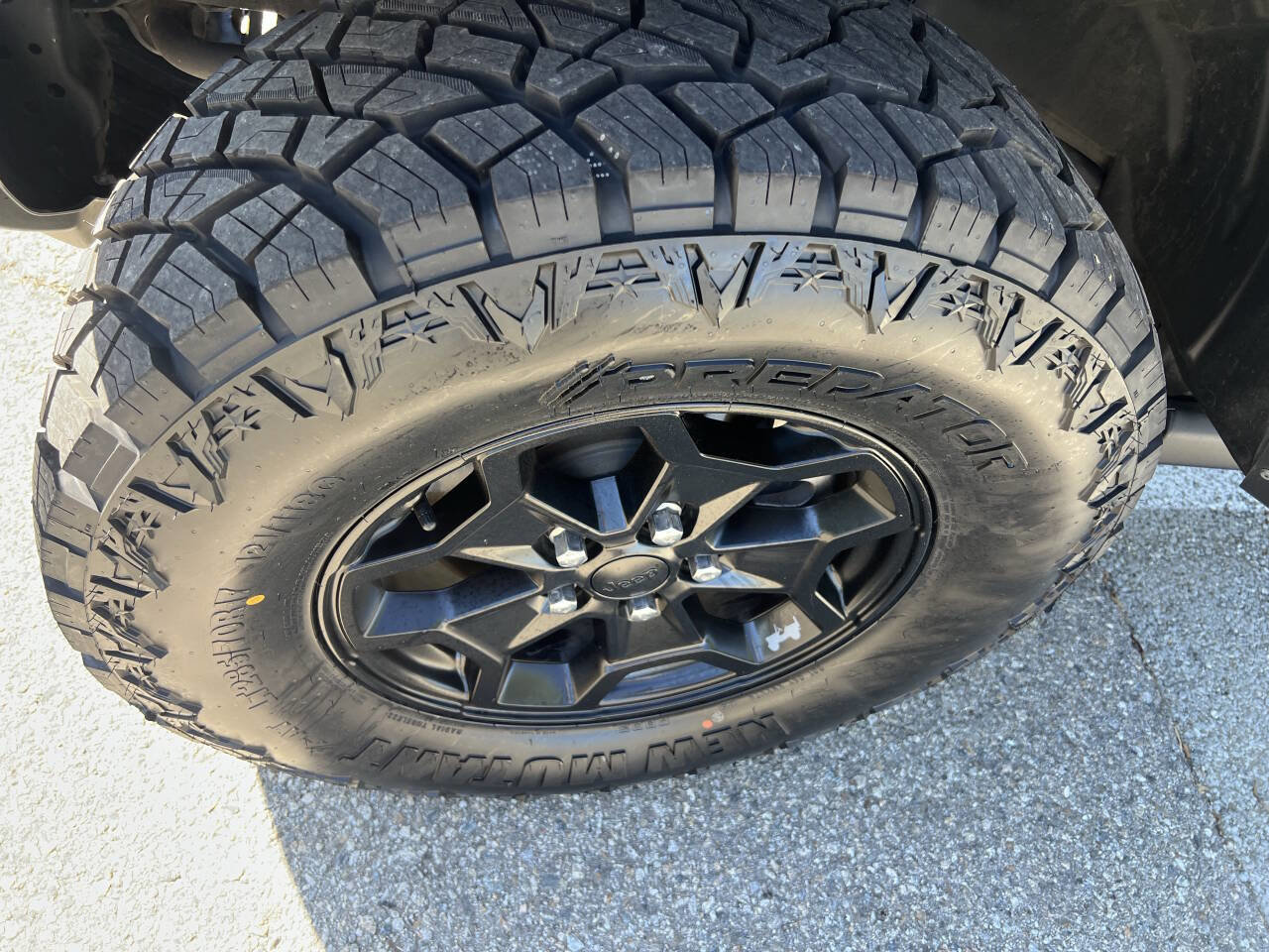 Used 2021 Jeep Gladiator Sport image 18