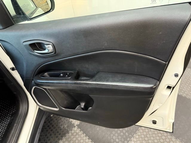 Used 2020 Jeep Compass Latitude image 24