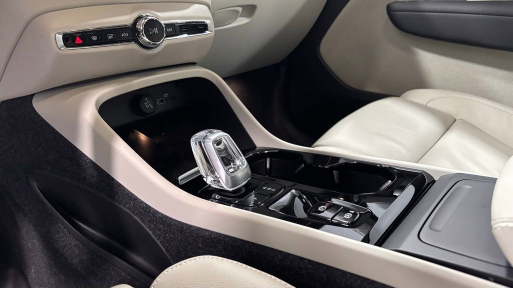 Certified 2023 Volvo XC40 B5 Plus w/ Driver Assist Package image 14