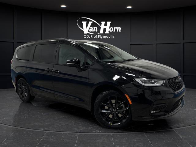 New 2026 Chrysler Pacifica Select w/ S Appearance Package image 1