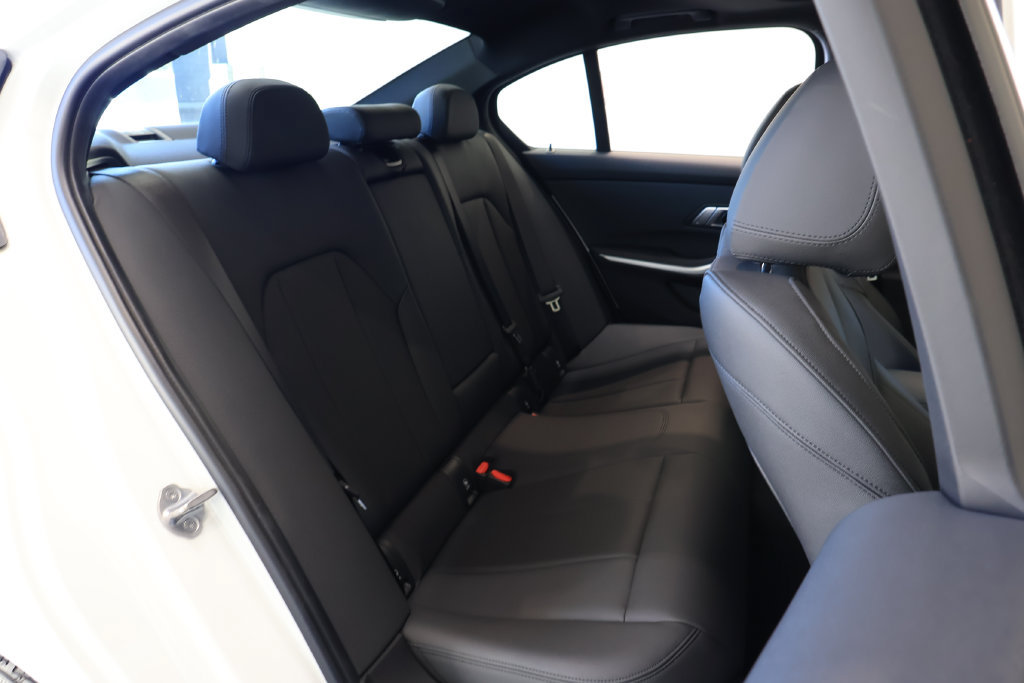 Used 2020 BMW M340i w/ Parking Assistance Package RWD image 21