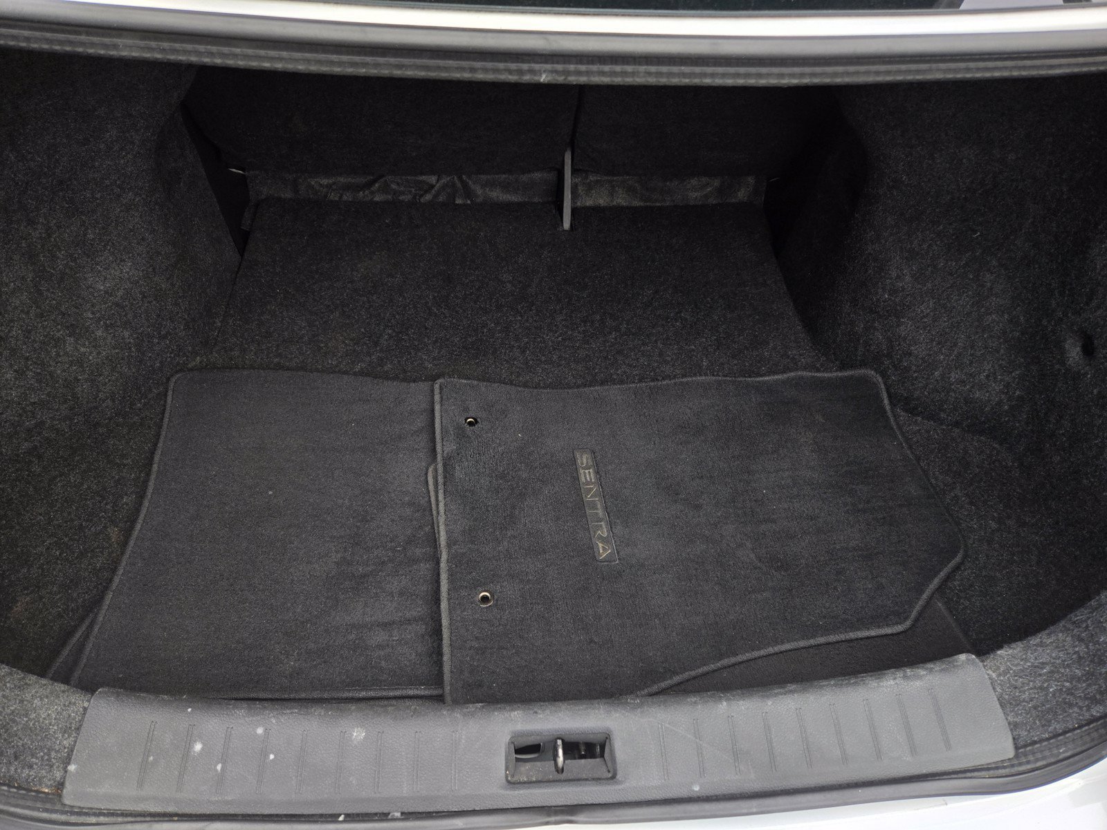 Used 2015 Nissan Sentra FWD image 23