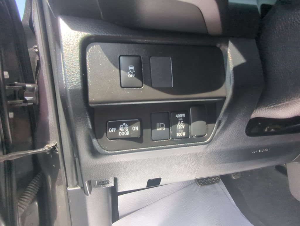 Used 2020 Toyota Tacoma TRD Off-Road AWD/4WD image 14
