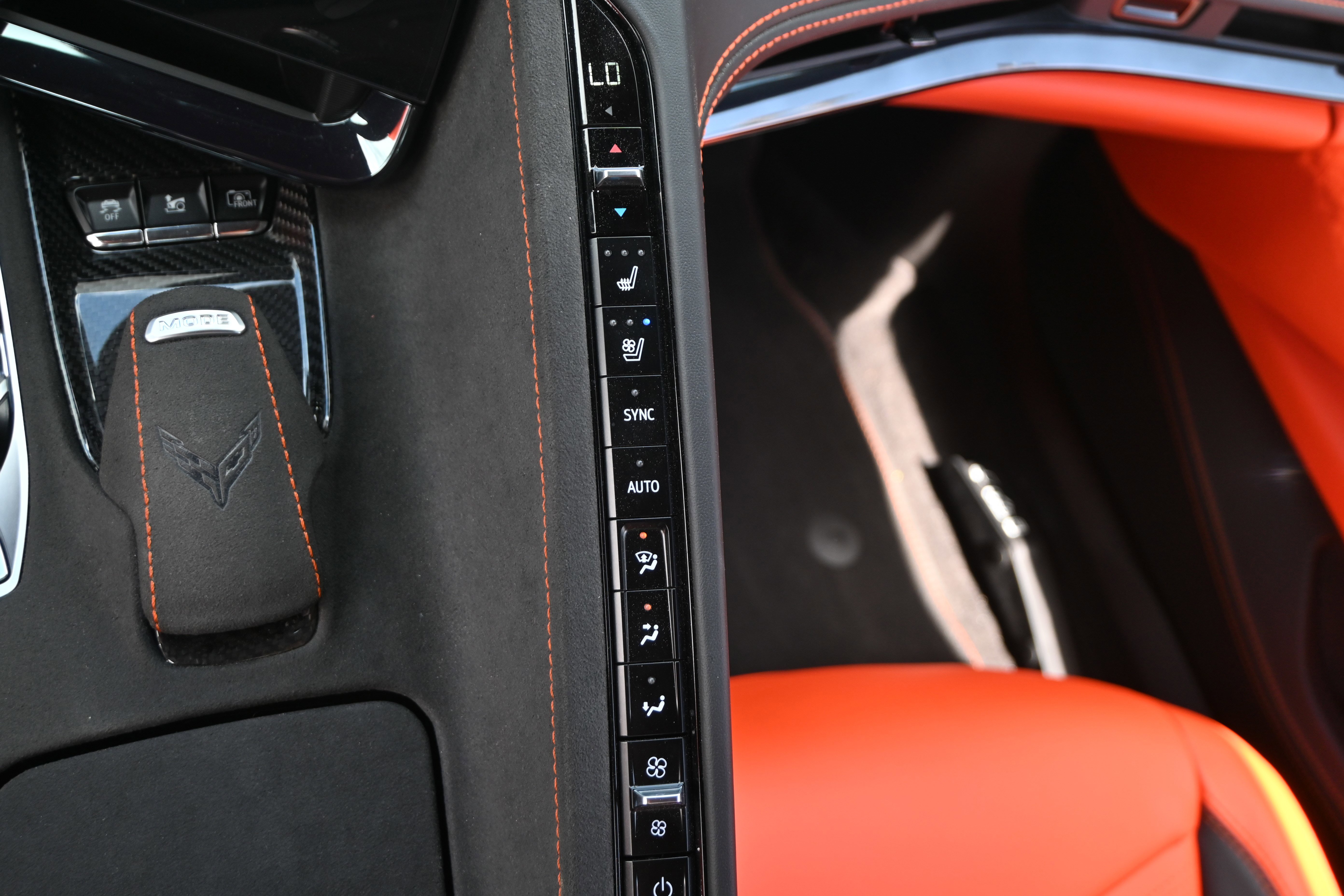 Used 2025 Chevrolet Corvette E-Ray w/ Stealth Interior Trim Package AWD/4WD image 28