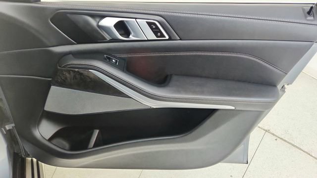Used 2024 BMW X5 sDrive40i image 26
