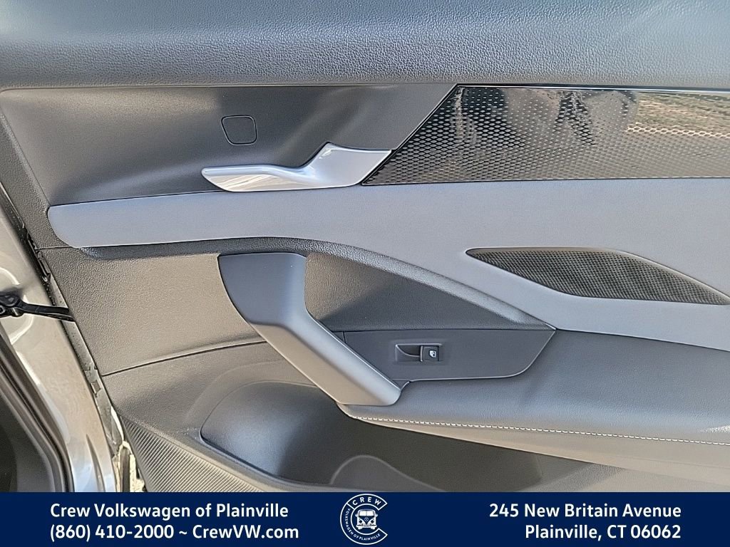 New 2026 Volkswagen Tiguan SE image 44