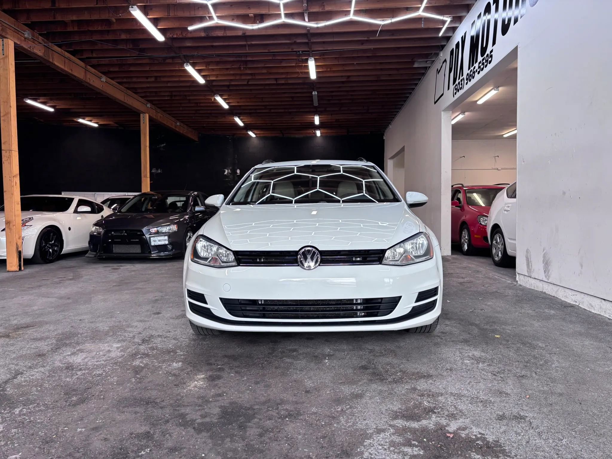 Used 2015 Volkswagen Golf TDI S FWD image 3