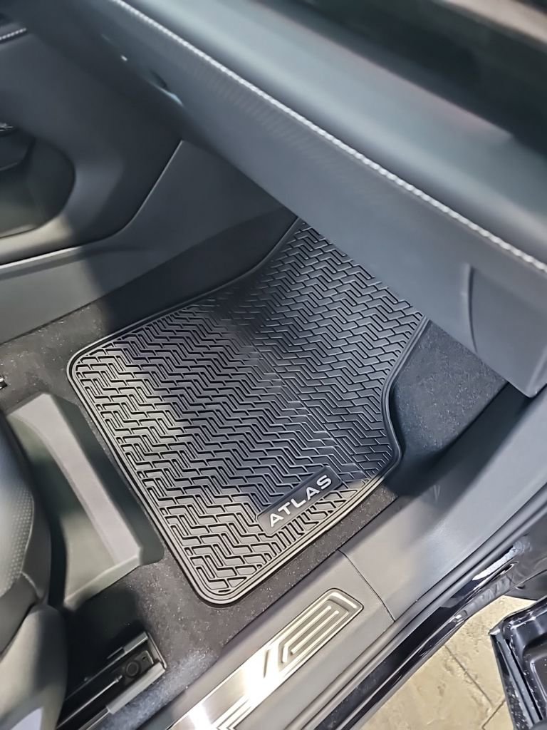 New 2026 Volkswagen Atlas SEL Premium R-Line image 14