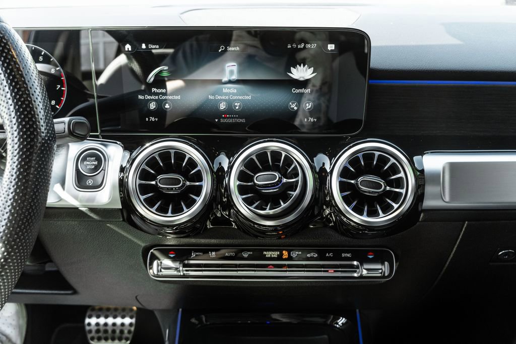 Used 2022 Mercedes-Benz GLB 35 AMG 4MATIC image 17