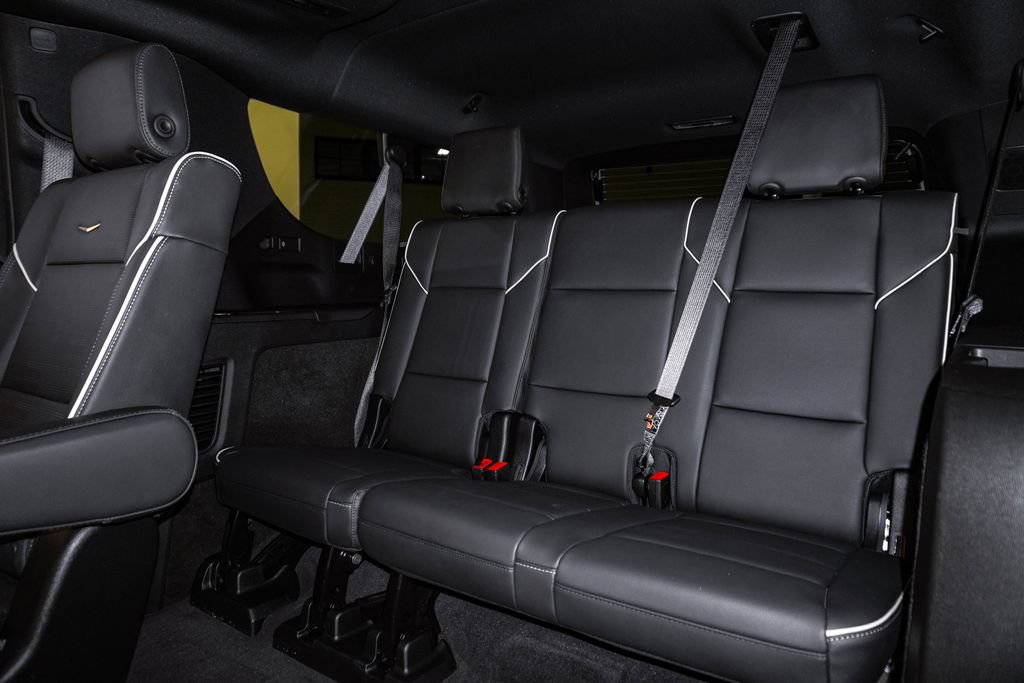 Used 2026 Cadillac Escalade ESV Luxury w/ LPO, Floor Liner Package AWD/4WD image 19