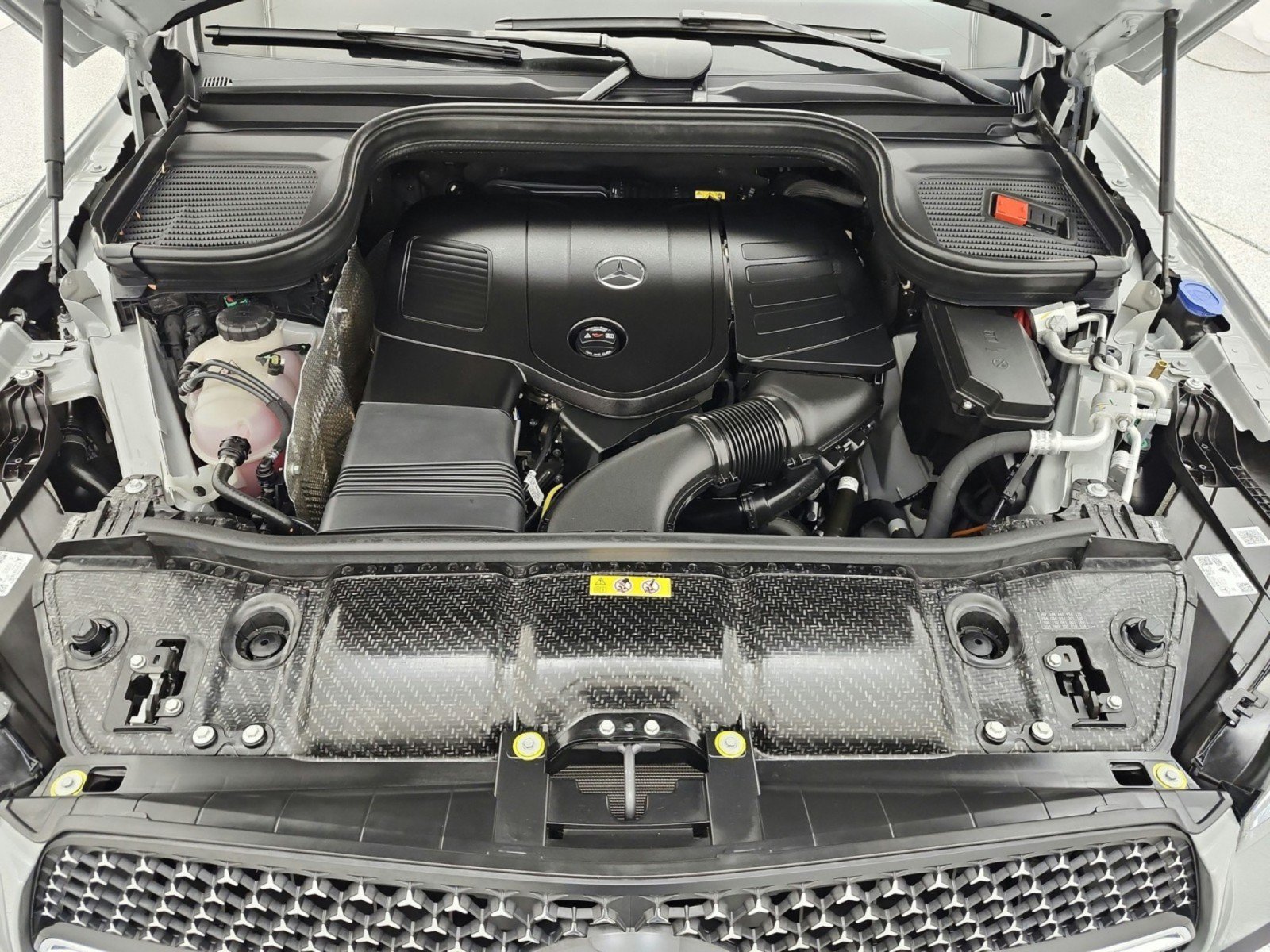 Certified 2025 Mercedes-Benz GLE 450e 4MATIC image 17