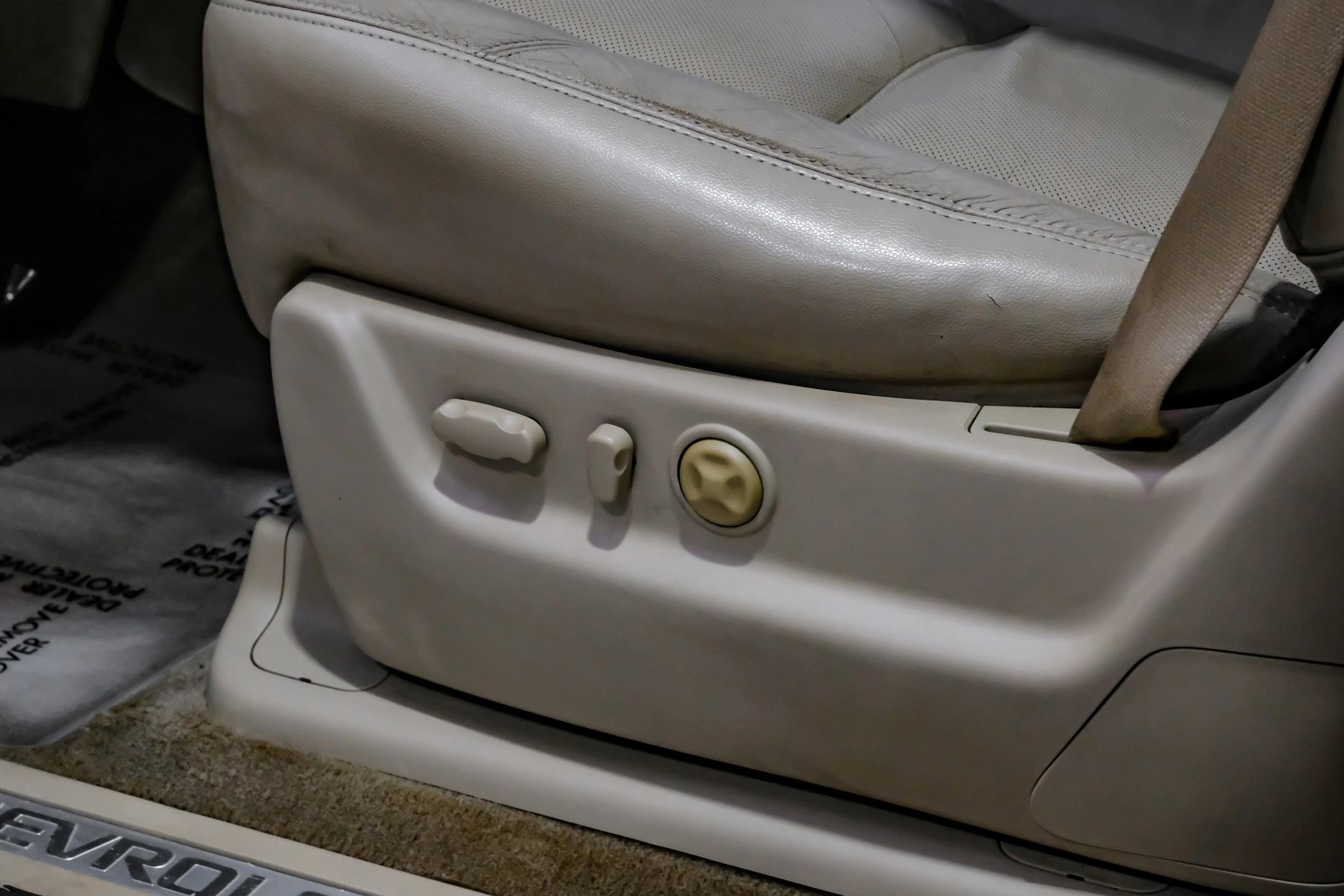 Used 2012 Chevrolet Avalanche LTZ image 39