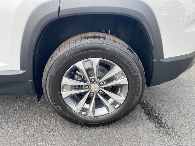 New 2026 Chevrolet Equinox LT w/ Convenience Package II AWD/4WD image 14