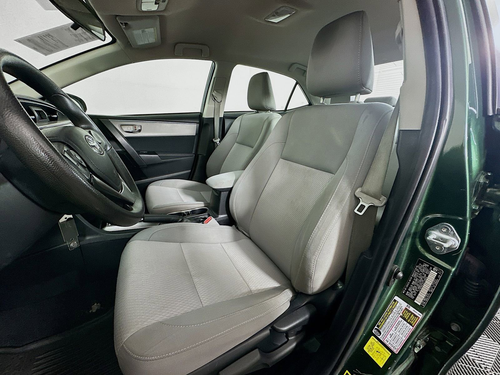 Used 2014 Toyota Corolla LE FWD image 19