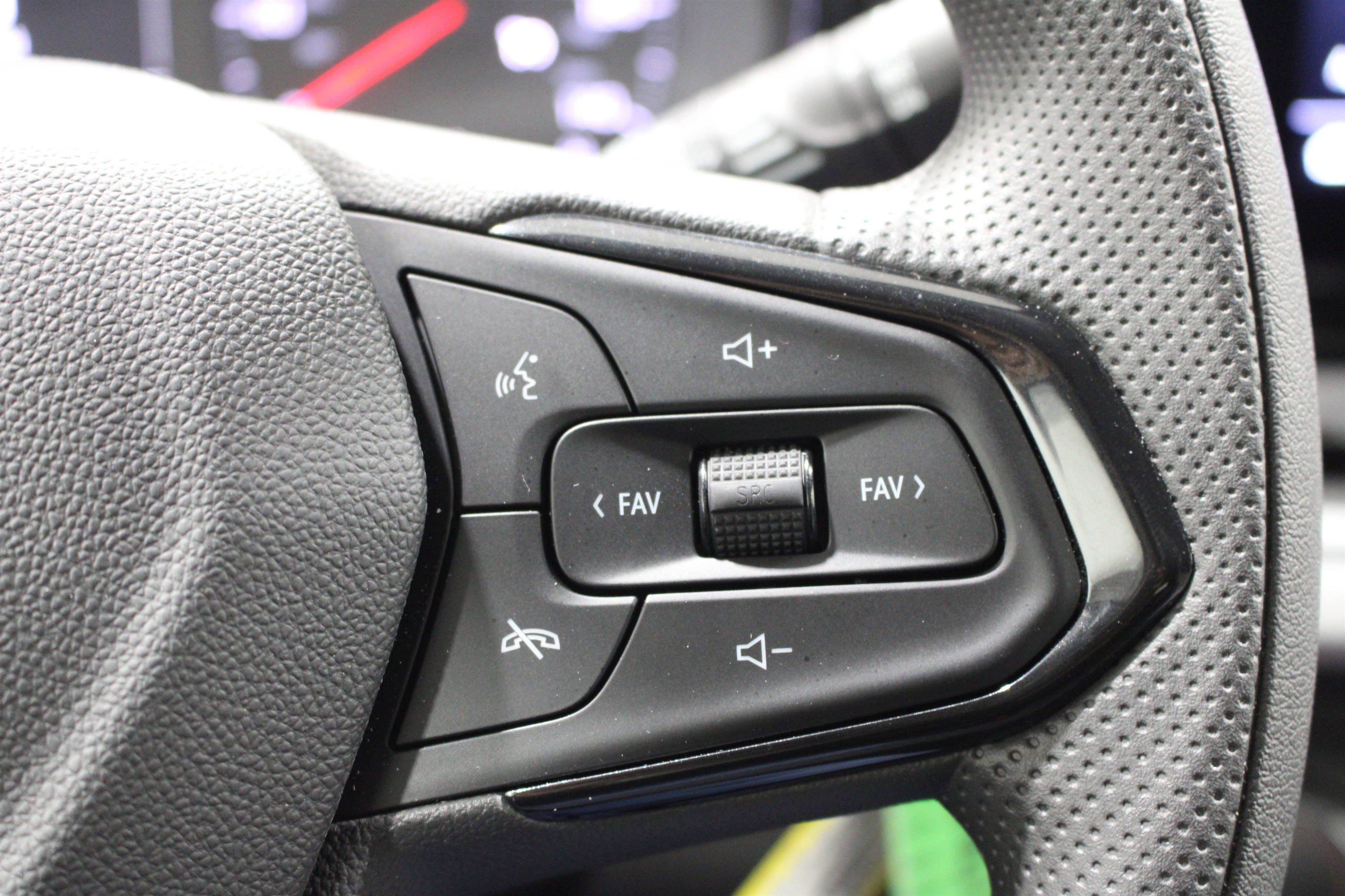 Used 2026 Chevrolet Trax LS FWD image 12