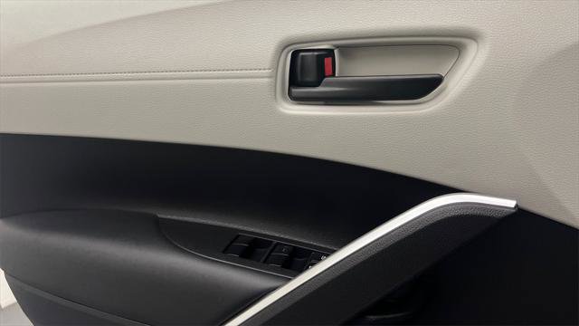 Certified 2022 Toyota Corolla Cross LE image 20