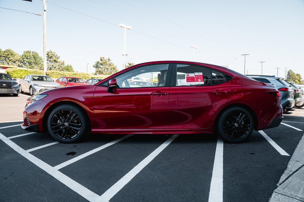 New 2026 Toyota Camry SE FWD image 4