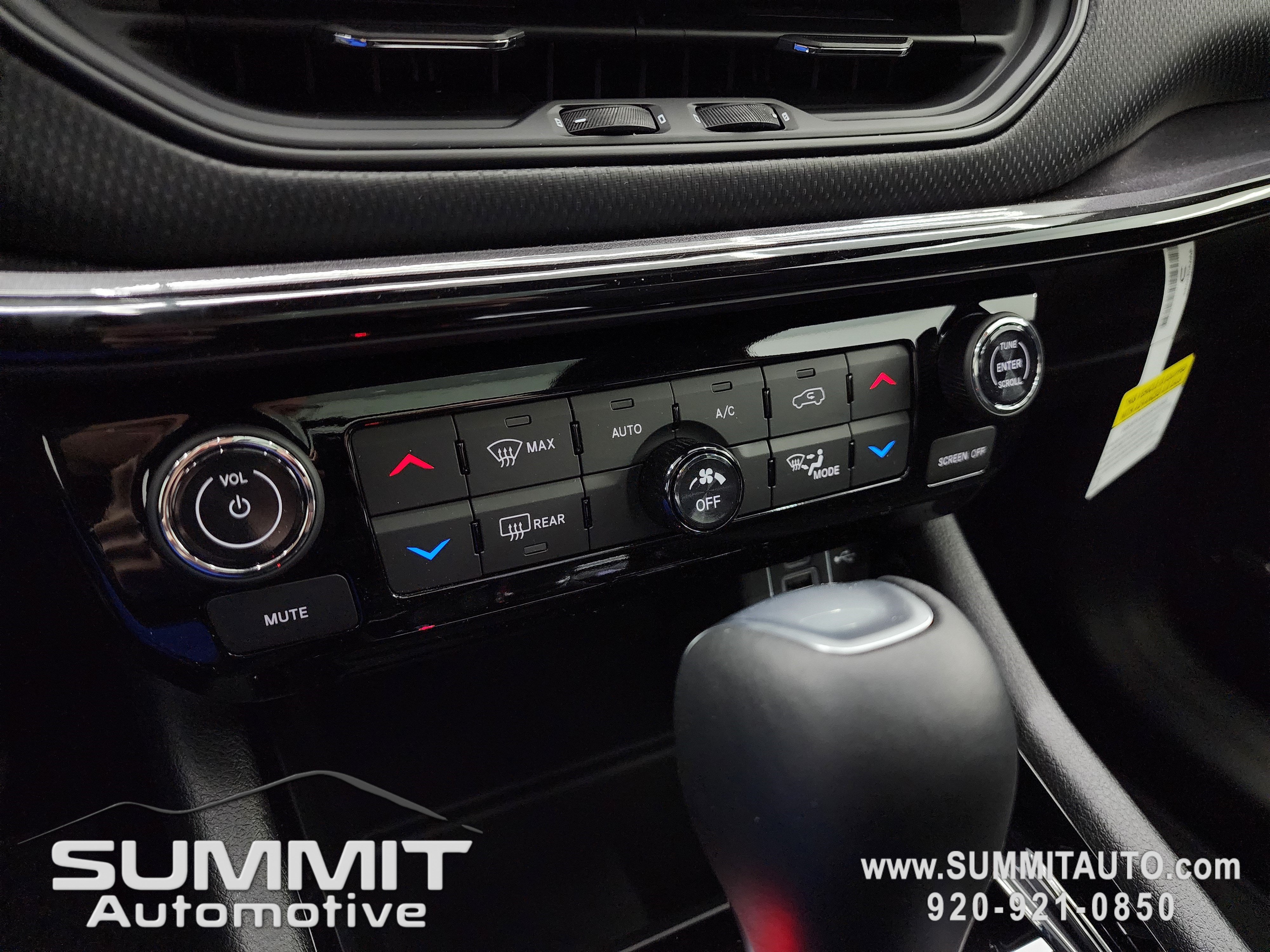 New 2026 Jeep Compass Latitude w/ Sun and Sound Group AWD/4WD image 46