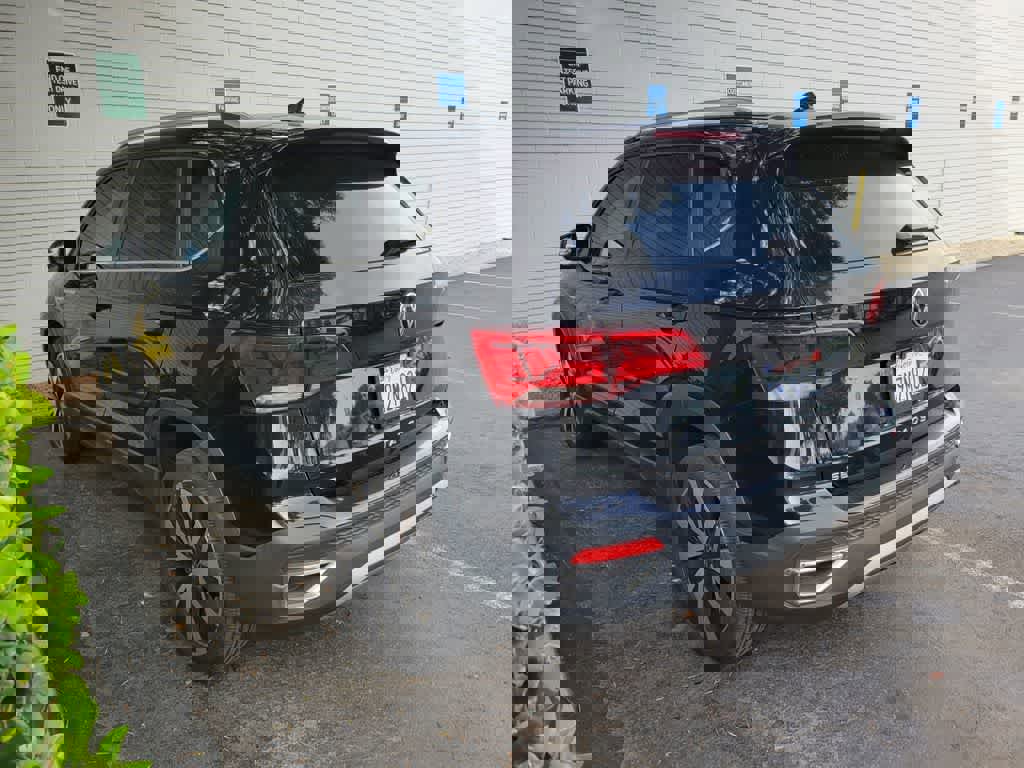 Used 2022 Volkswagen Taos SE image 4