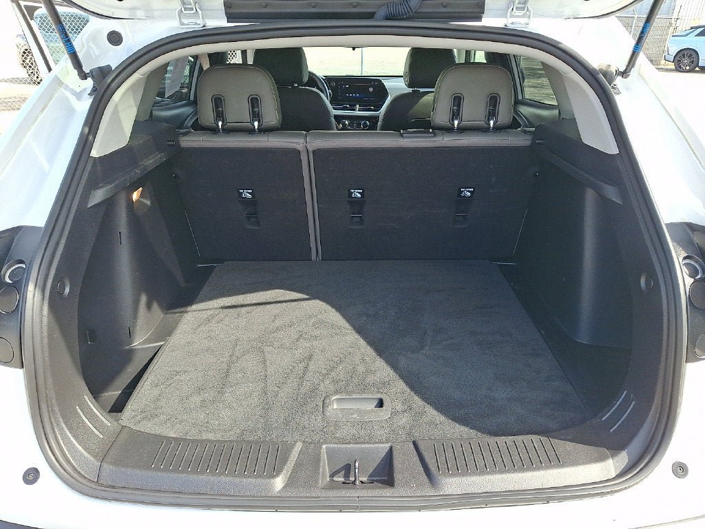 Certified 2024 Chevrolet Trax ACTIV FWD image 30