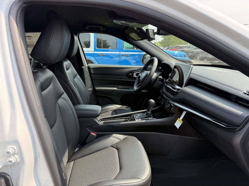 New 2026 Jeep Compass Latitude AWD/4WD image 14
