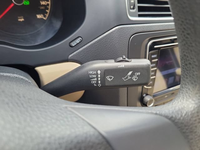 Used 2011 Volkswagen Jetta SE FWD image 24