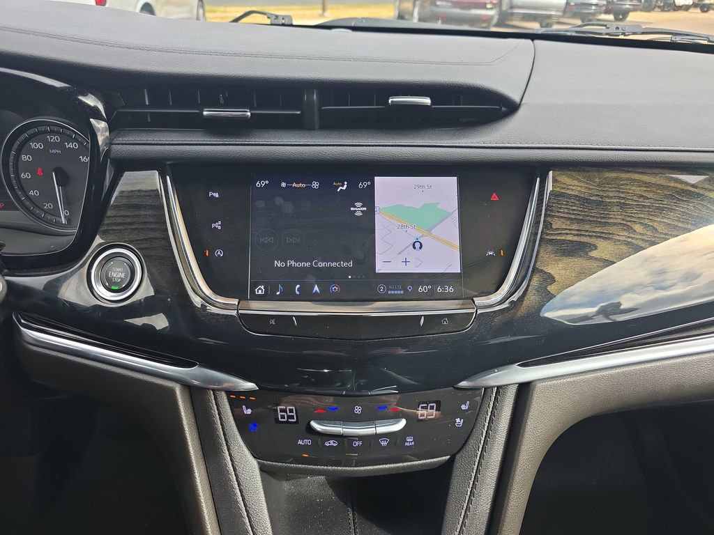 Used 2023 Cadillac XT6 Premium Luxury w/ Technology Package AWD/4WD image 18