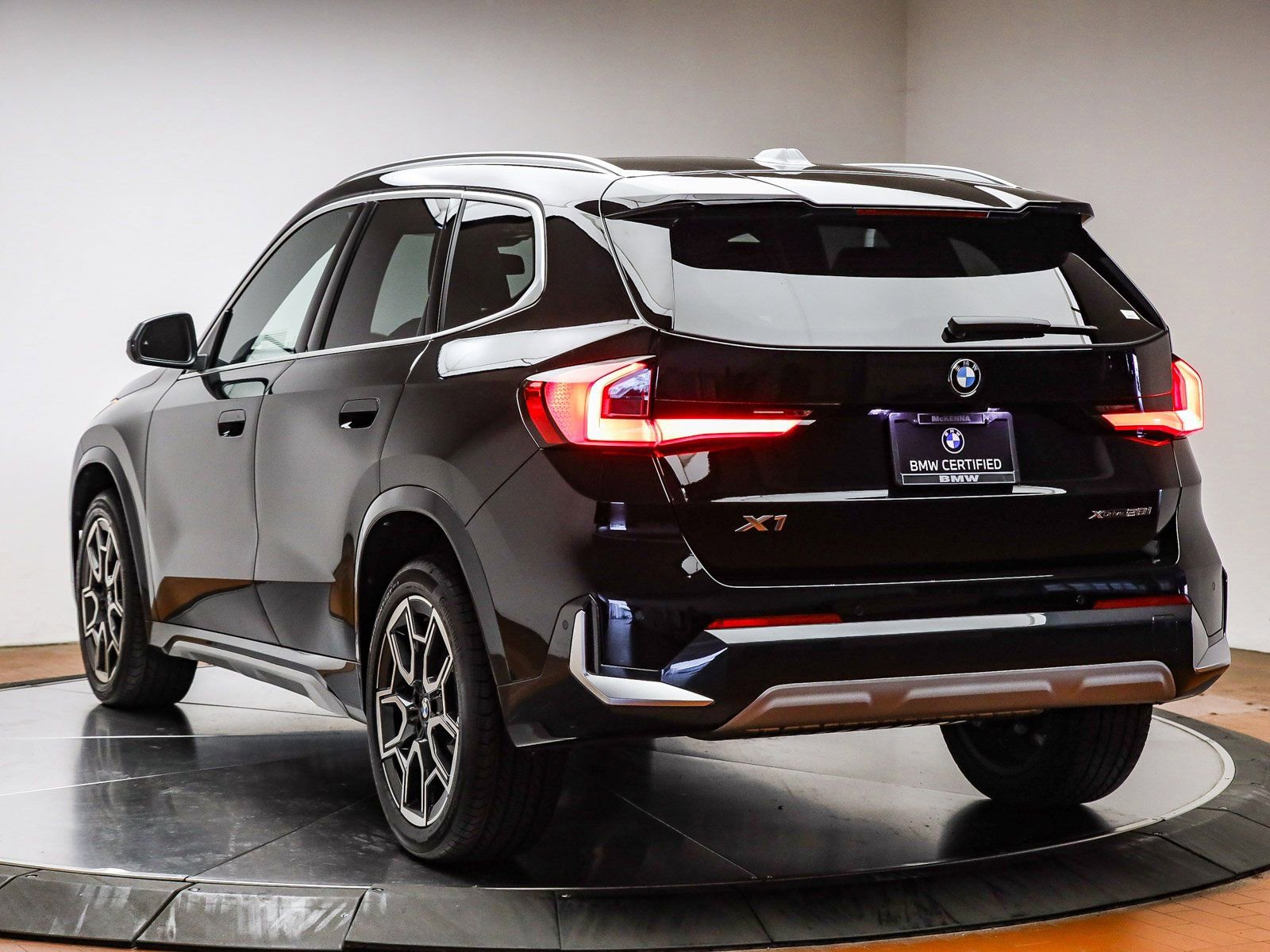 Used 2025 BMW X1 xDrive28i w/ Convenience Package image 9