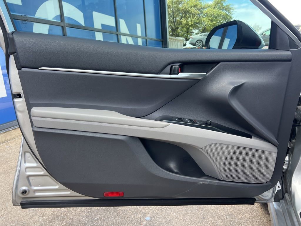Used 2020 Toyota Camry SE image 20