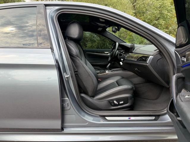 Used 2020 BMW 540i xDrive w/ M Sport Package AWD/4WD image 30