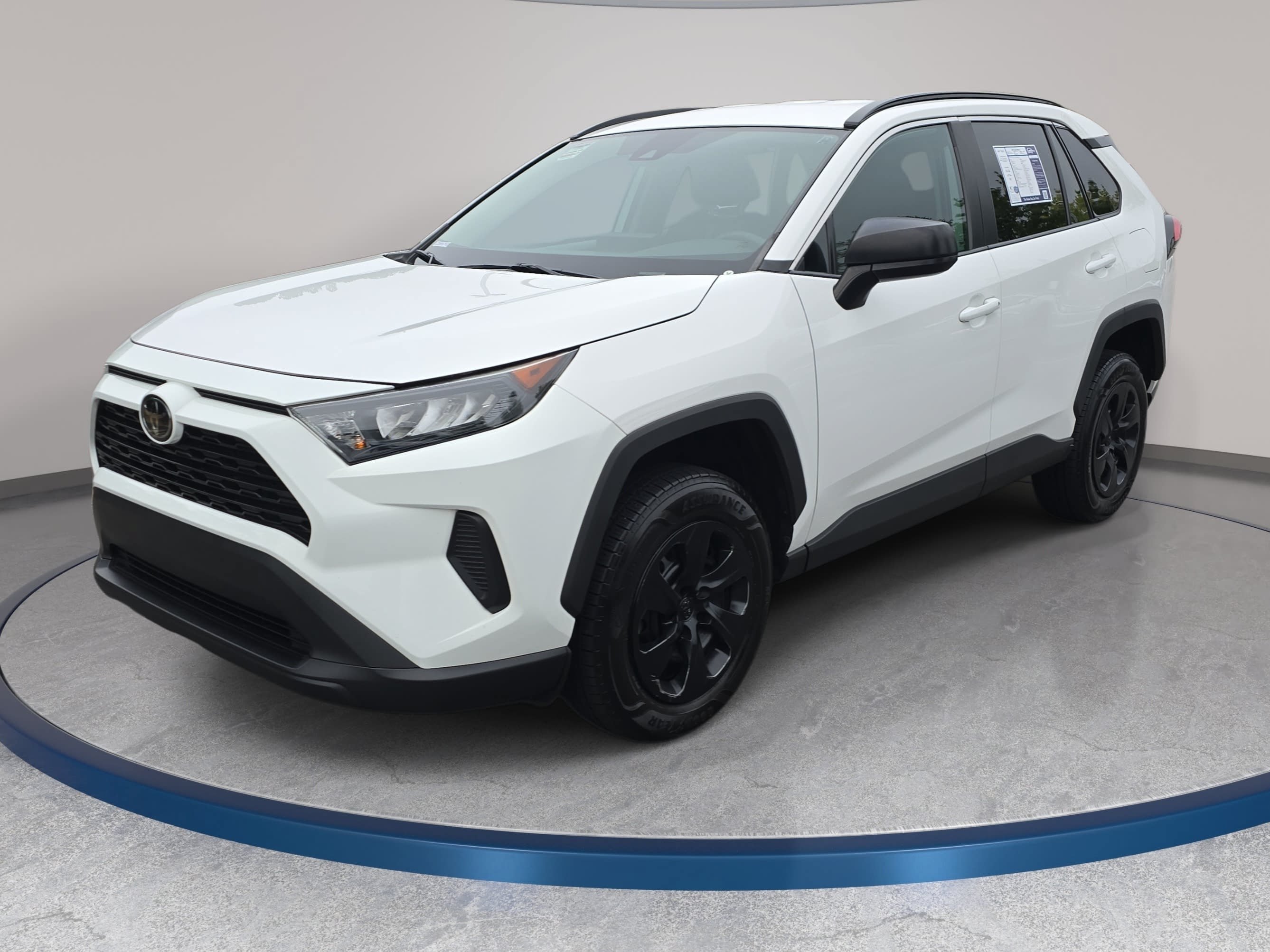 Used 2020 Toyota RAV4 LE FWD video 1