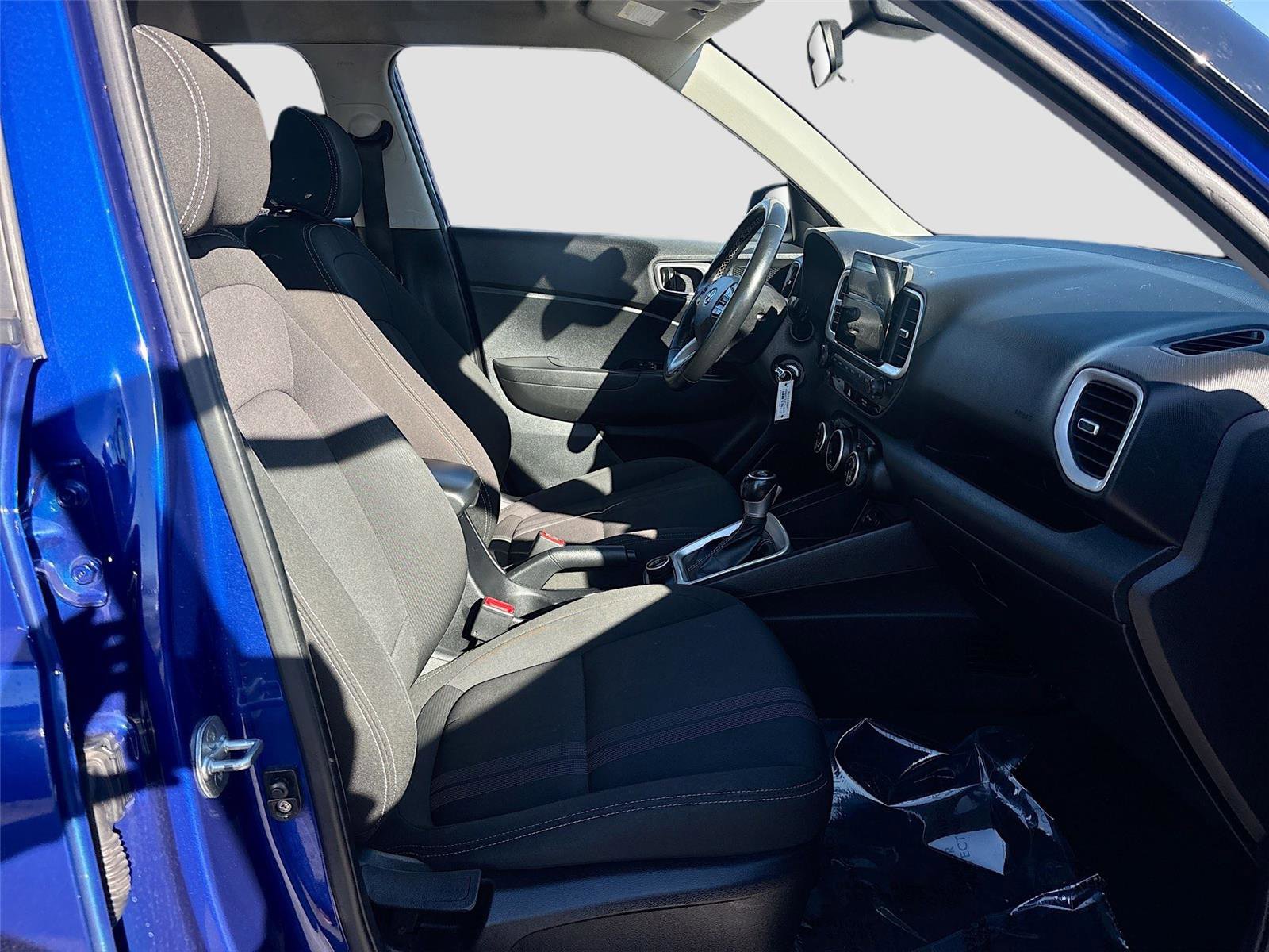 Used 2021 Hyundai Venue SEL image 27