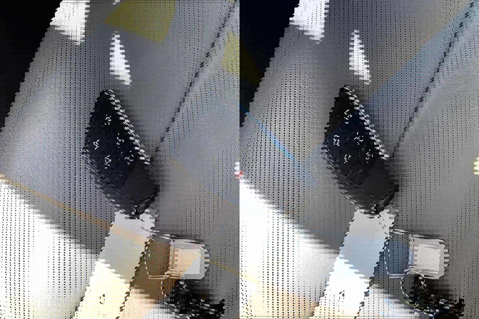 Used 2022 GMC Yukon XL SLT w/ SLT Premium Package image 15