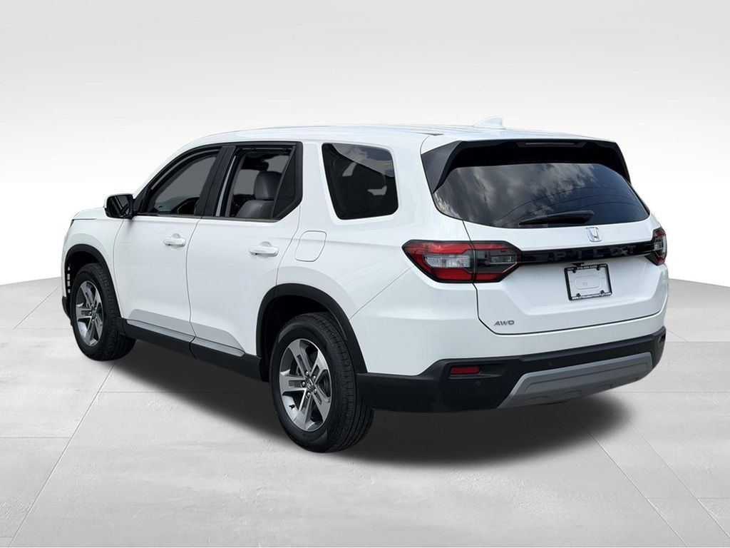 Used 2025 Honda Pilot EX-L image 5