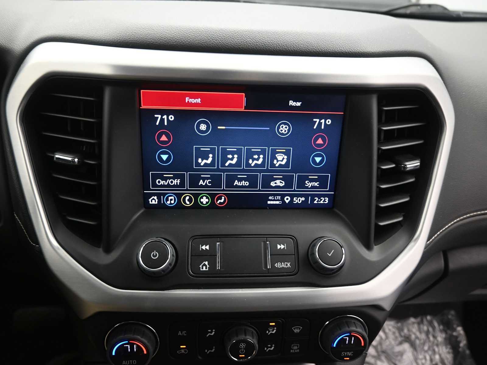 Used 2023 GMC Acadia SLE image 17