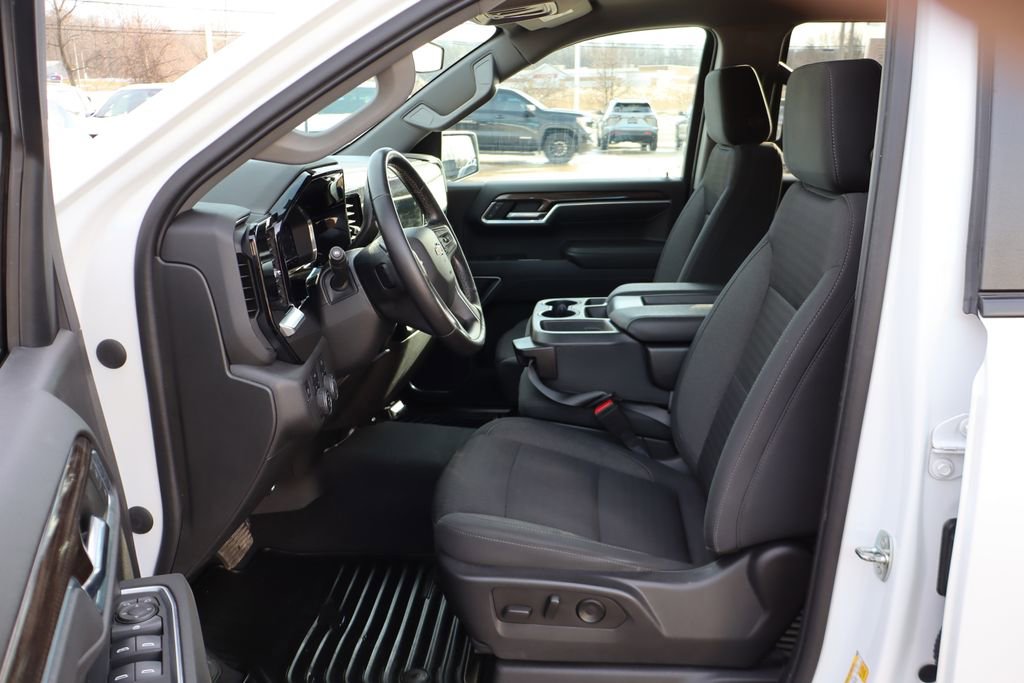 Used 2022 Chevrolet Silverado 1500 LT image 10