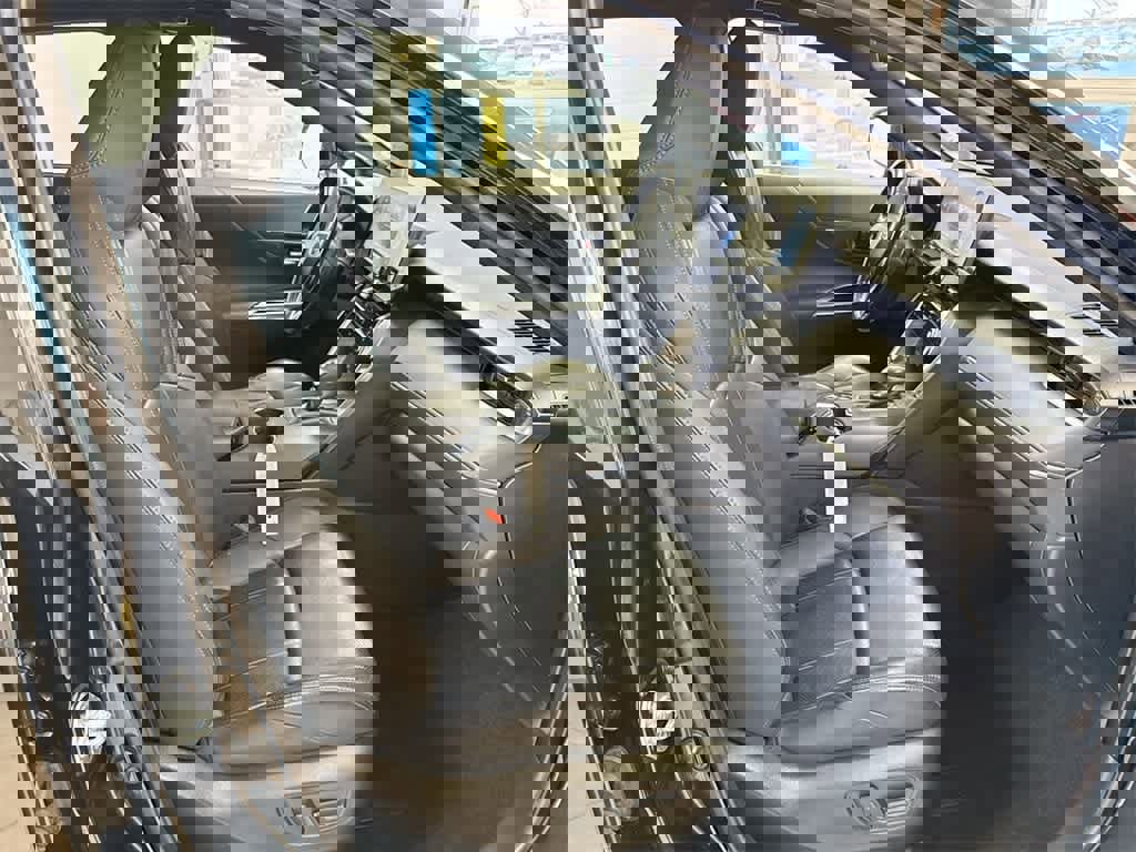 Used 2021 Toyota Venza XLE w/ Softex Package image 22