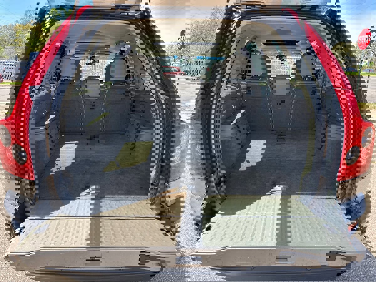 Used 2004 Volvo XC90 2.5T image 14