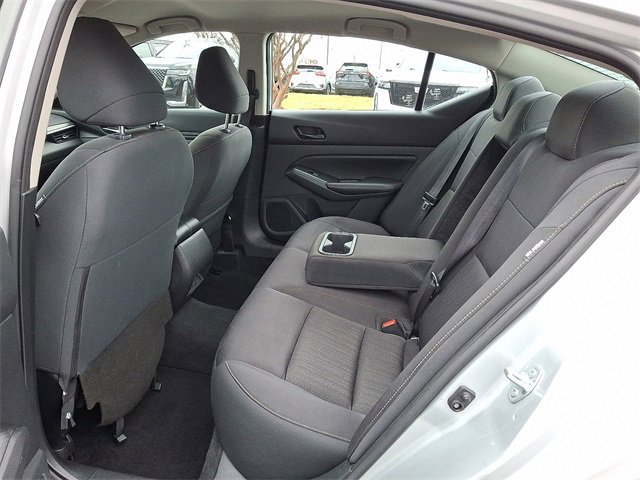 Used 2024 Nissan Altima 2.5 SV image 8