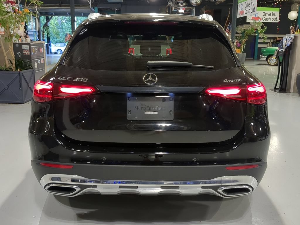 Used 2023 Mercedes-Benz GLC 300 4MATIC image 9