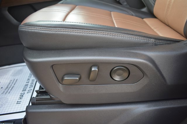 Used 2024 Chevrolet Silverado 1500 High Country w/ Technology Package image 16