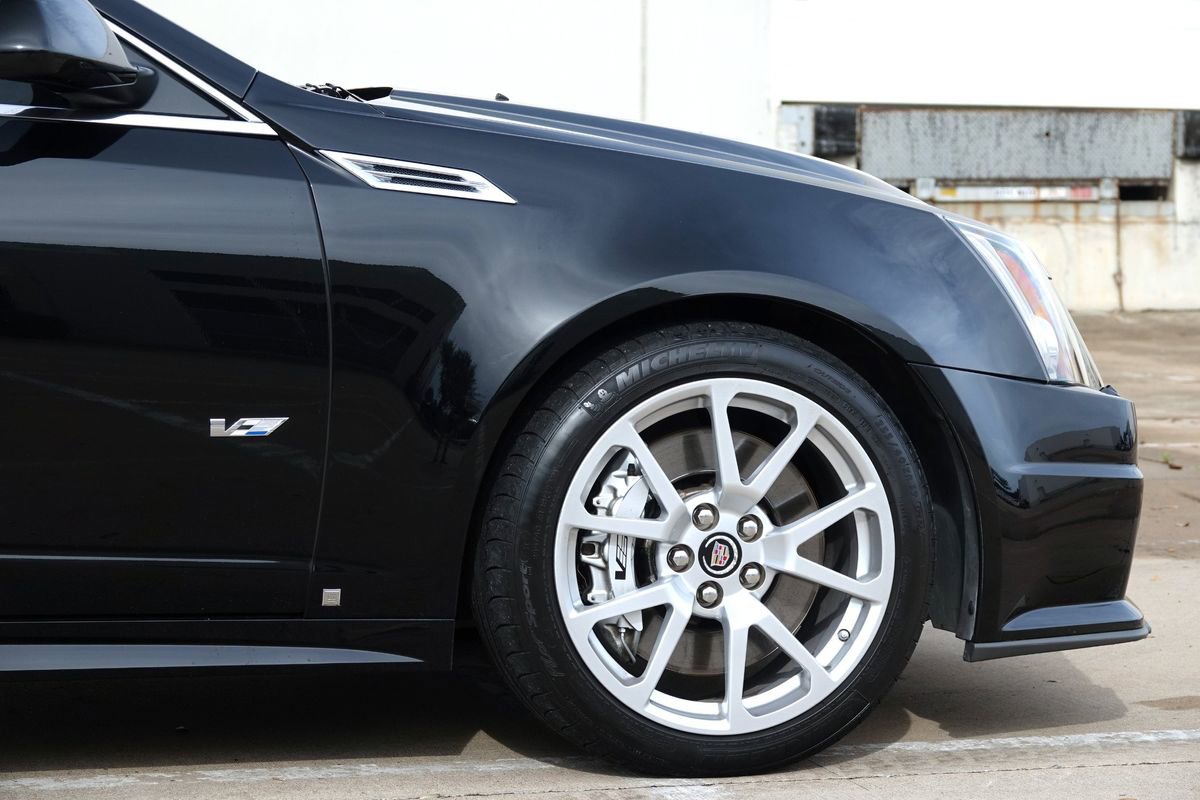 Used 2009 Cadillac CTS V image 29