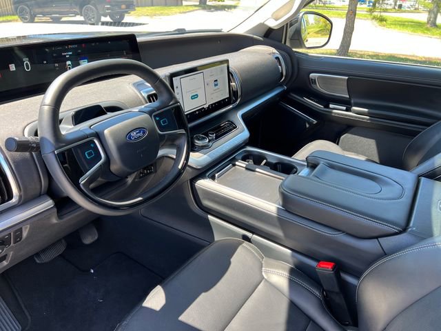 Used 2025 Ford Expedition Max Platinum AWD/4WD image 18